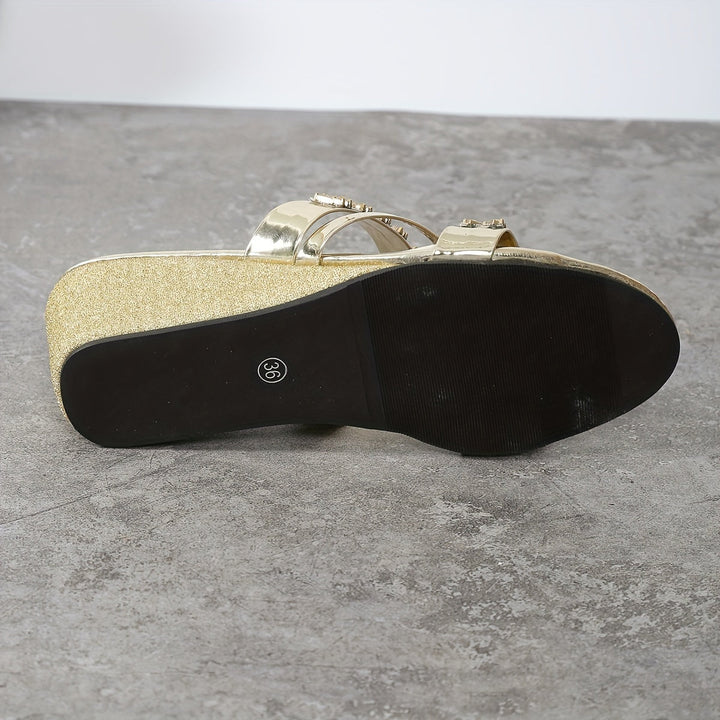 Shiny Wedge Sandals with a Gentle Fit