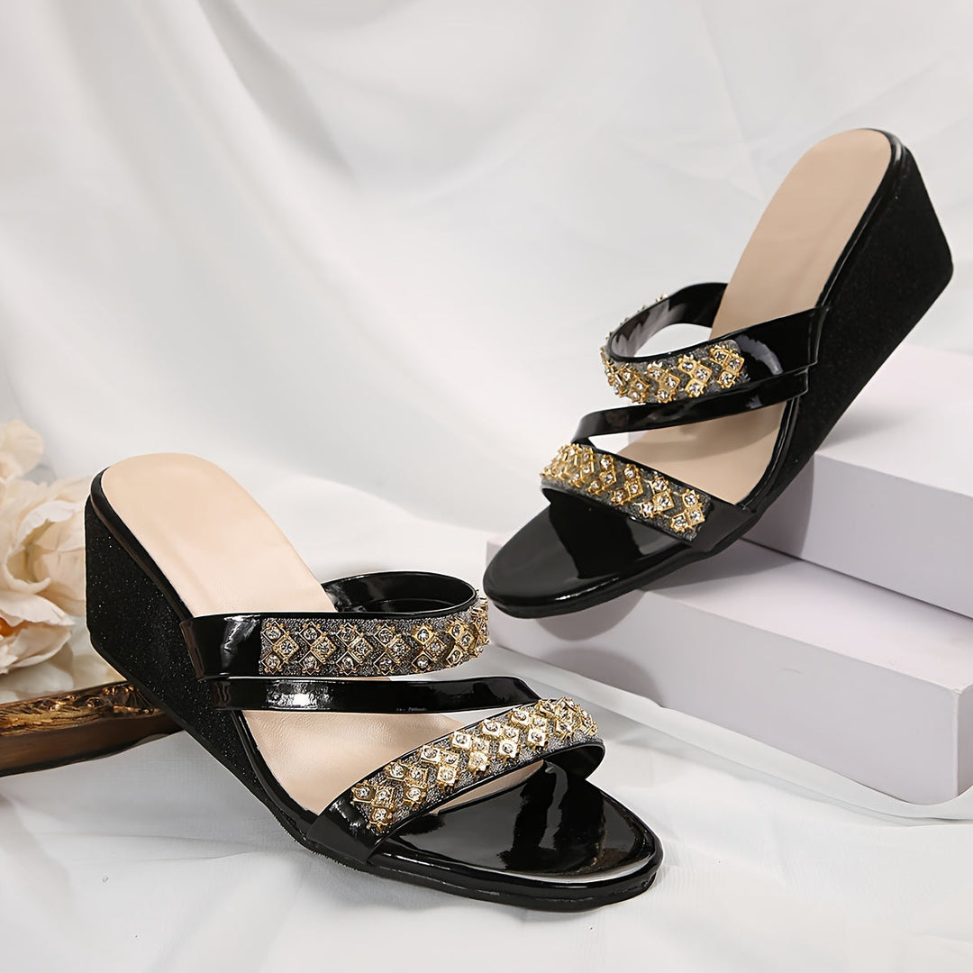 Shiny Wedge Sandals with a Gentle Fit