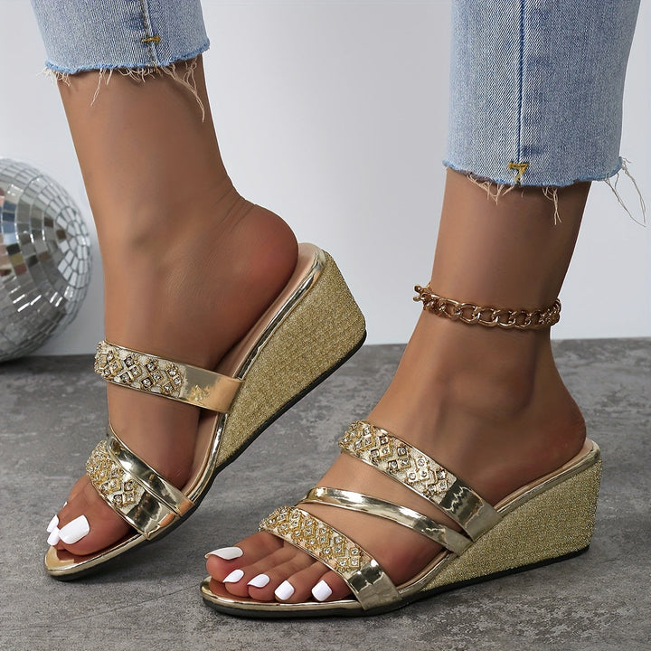 Shiny Wedge Sandals with a Gentle Fit